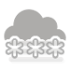 Coperto con rovesci di neve e nebbia