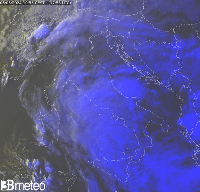 Satellite Italy weather situation
